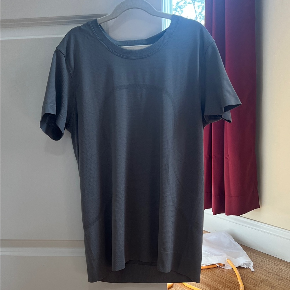 Womens Gray lululemon shirt